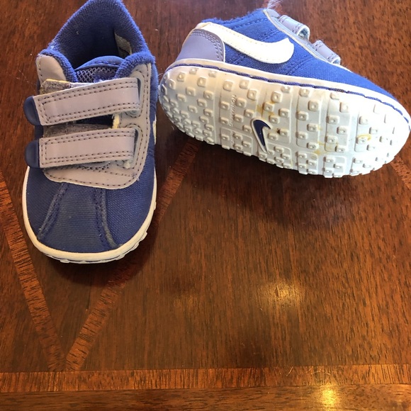 5 pairs infants sneakers, 2 adidas 3 Nike all very gently used - Picture 13 of 16